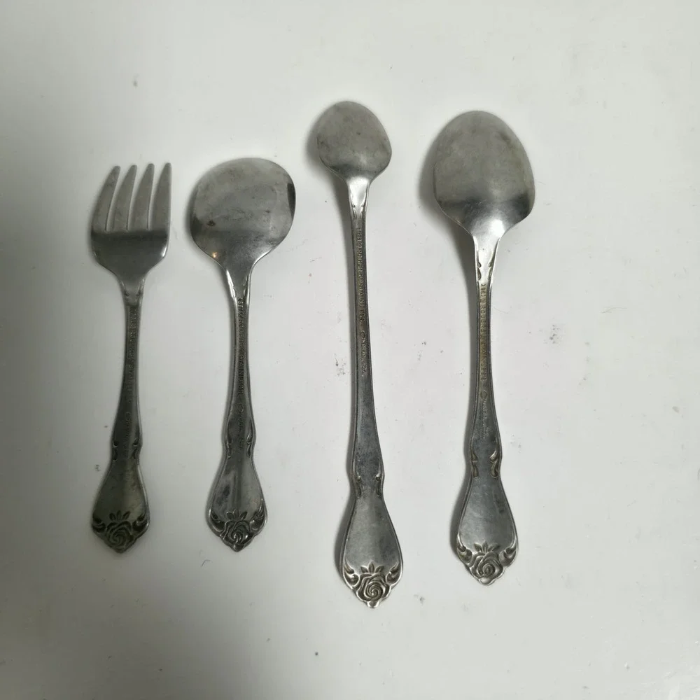1881 Rogers Oneida ARBOR ROSE True Rose Stainless Flatware Lot of 4 Spoons Fork
